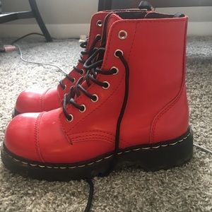 Red Tuk Boots